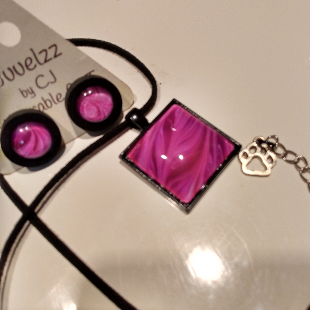 Jewlery necklace and earrings